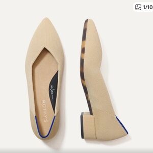 Rothy's 8.5 Beige Pointed Knit Flats with Blue Trim